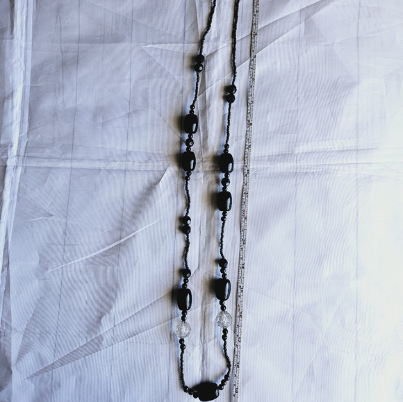 Art Deco Noble and Elegant Black Resin Barrel Beads necklace - Picture 3 of 6